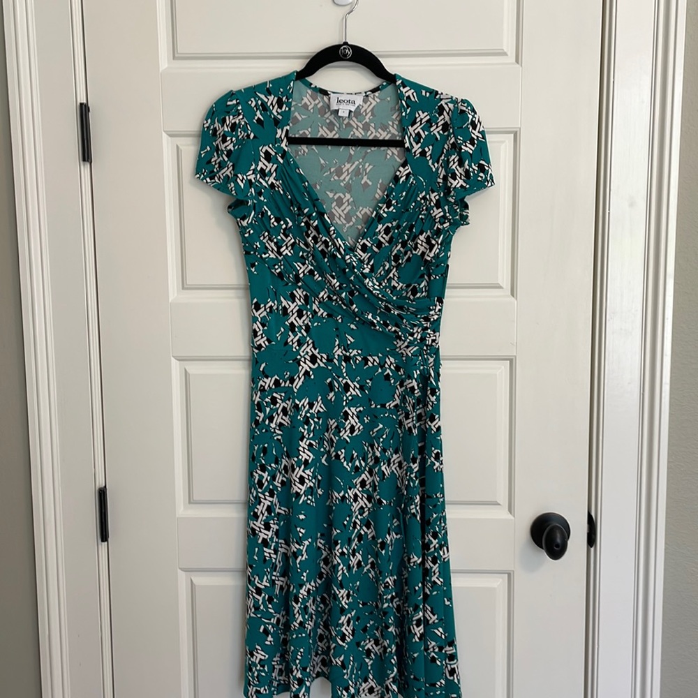 Leota faux Wrap Dress. Sz small. Rockabilly style shoulder detail Green/blk/whit